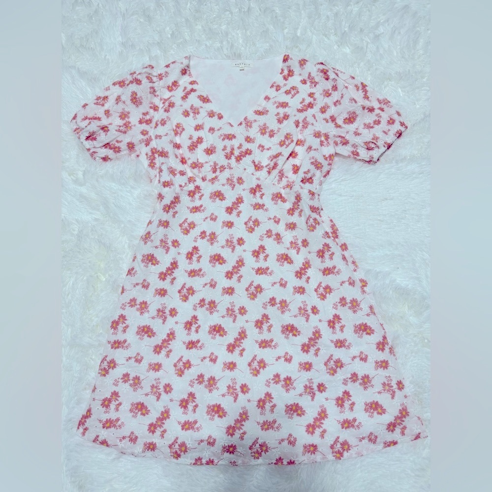 NWOT Baevely Chic Floral V-Neck Eyelet Mini Dress